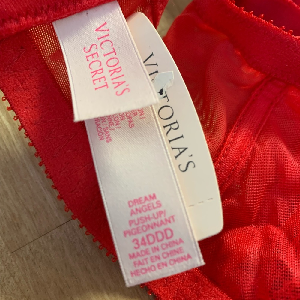 Victoria’s Secret Red Lace Push Up Dream Angels Pigeonnant Bra NWT - Picture 10 of 12